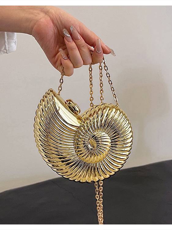 Conch Clutch Chain Bag