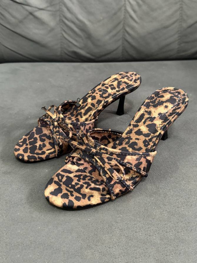 One-strap Bow High-heeled Slippers