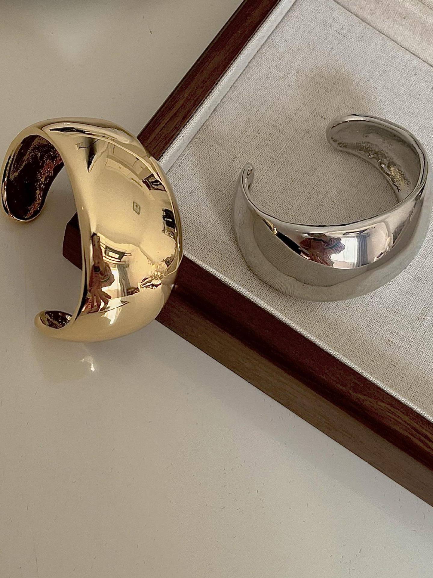 Minimalist Irregular Bracelet