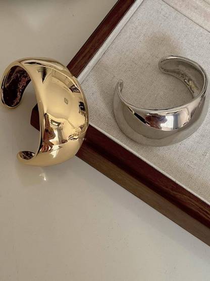 Minimalist Irregular Bracelet