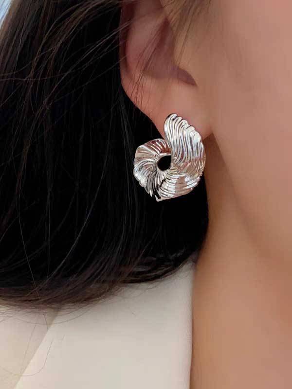 Minimalist Streamlined Embossed Earrings