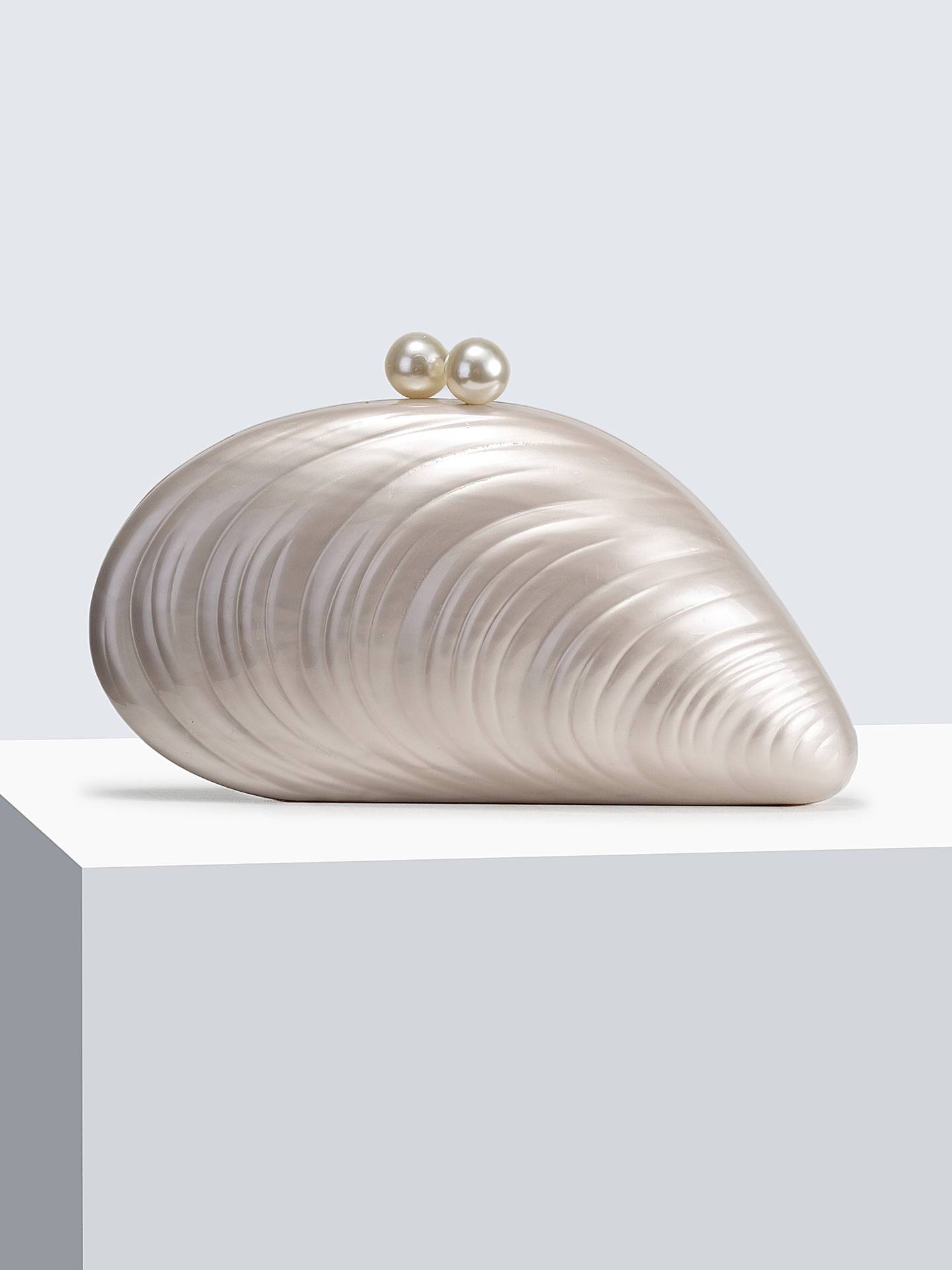 Shell Element Clutch Chain Bag