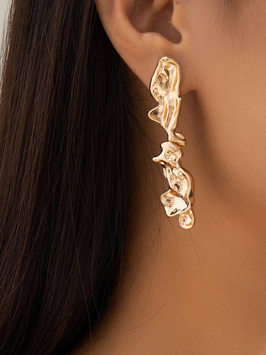 Irregular Pleated Necklace And Earrings