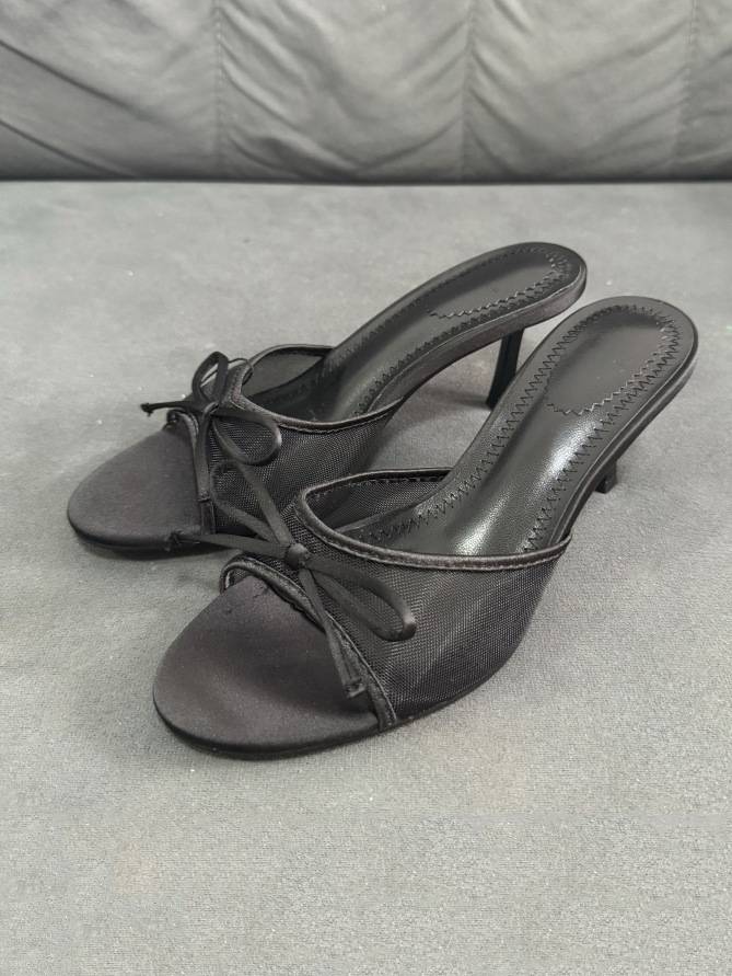 One-strap Bow High-heeled Slippers