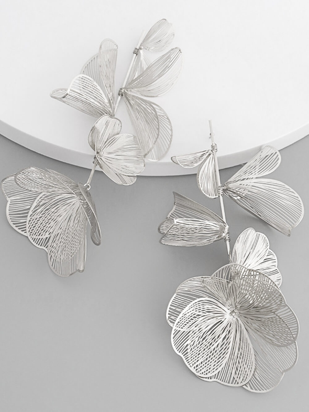 Retro Design Exaggerated Hollow Flower Earrings