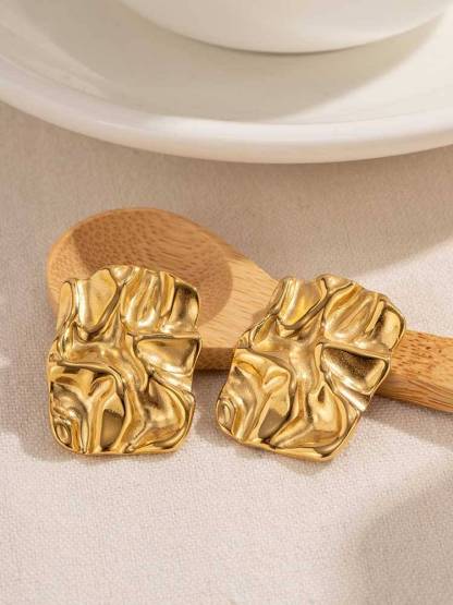 Minimalist Wavy Earrings