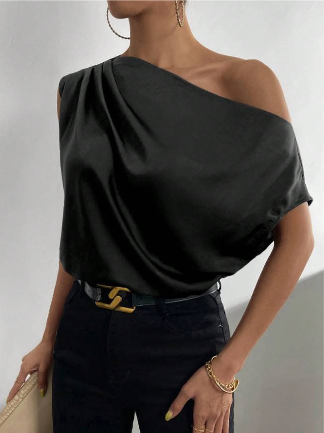Off-shoulder Pleated Sleeveless Shirt
