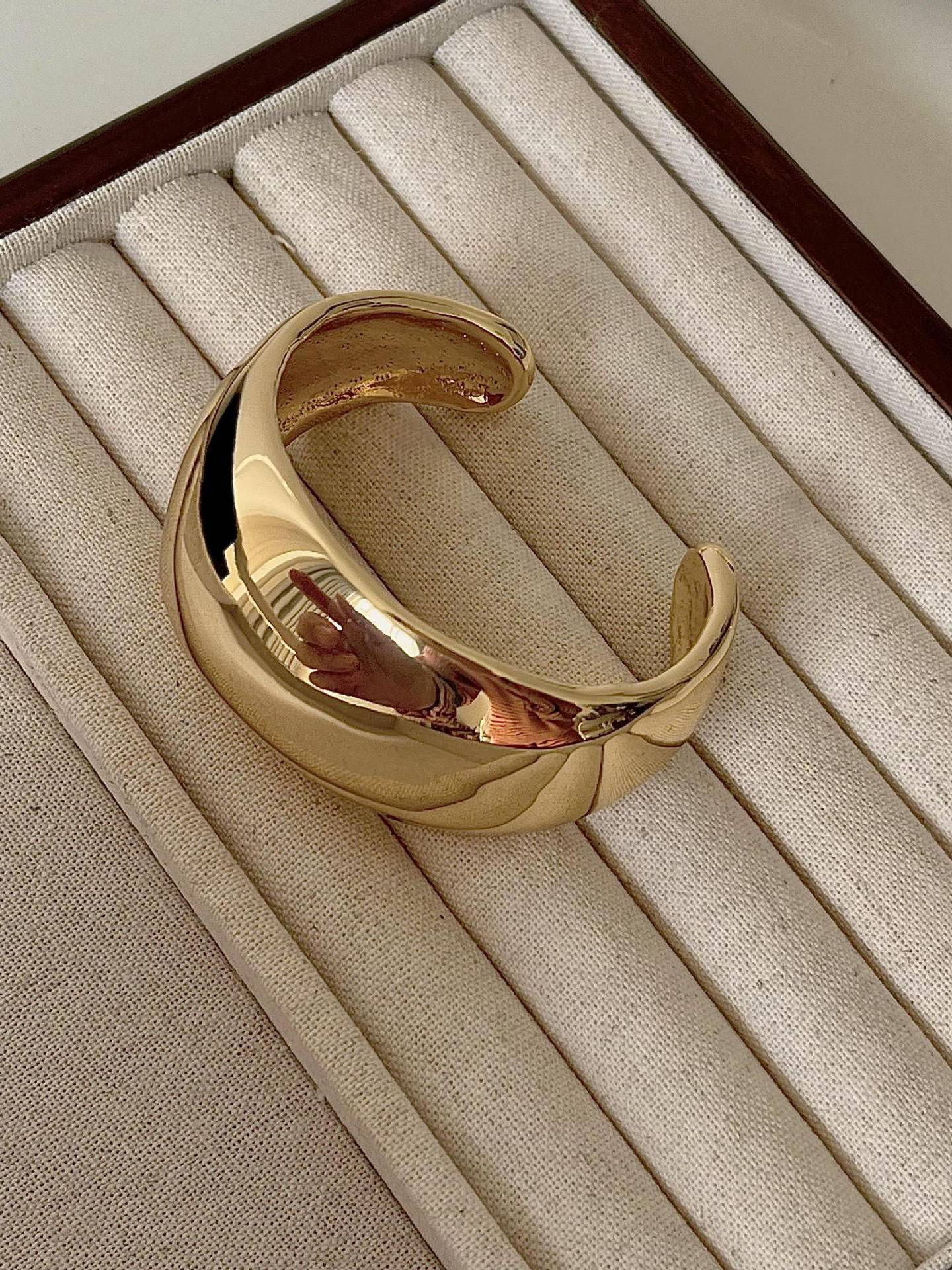 Minimalist Irregular Bracelet