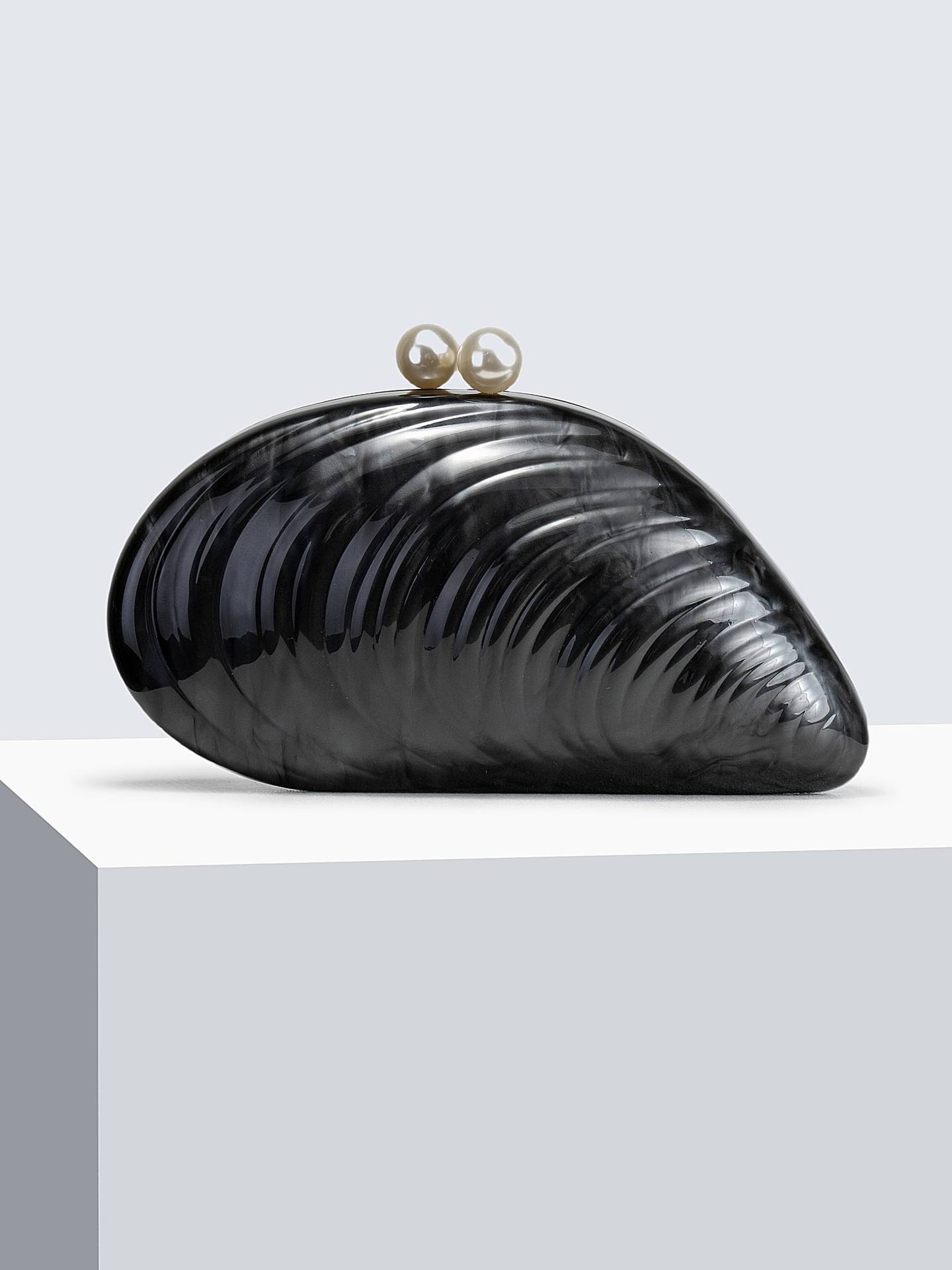 Shell Element Clutch Chain Bag