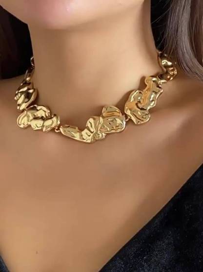 Irregular Pleated Necklace And Earrings