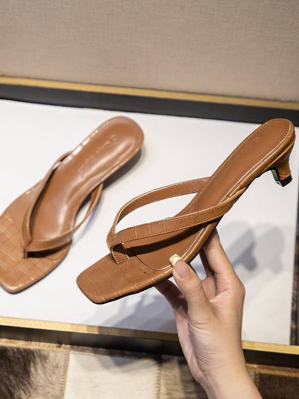 Flip-flops Flat/stiletto slippers