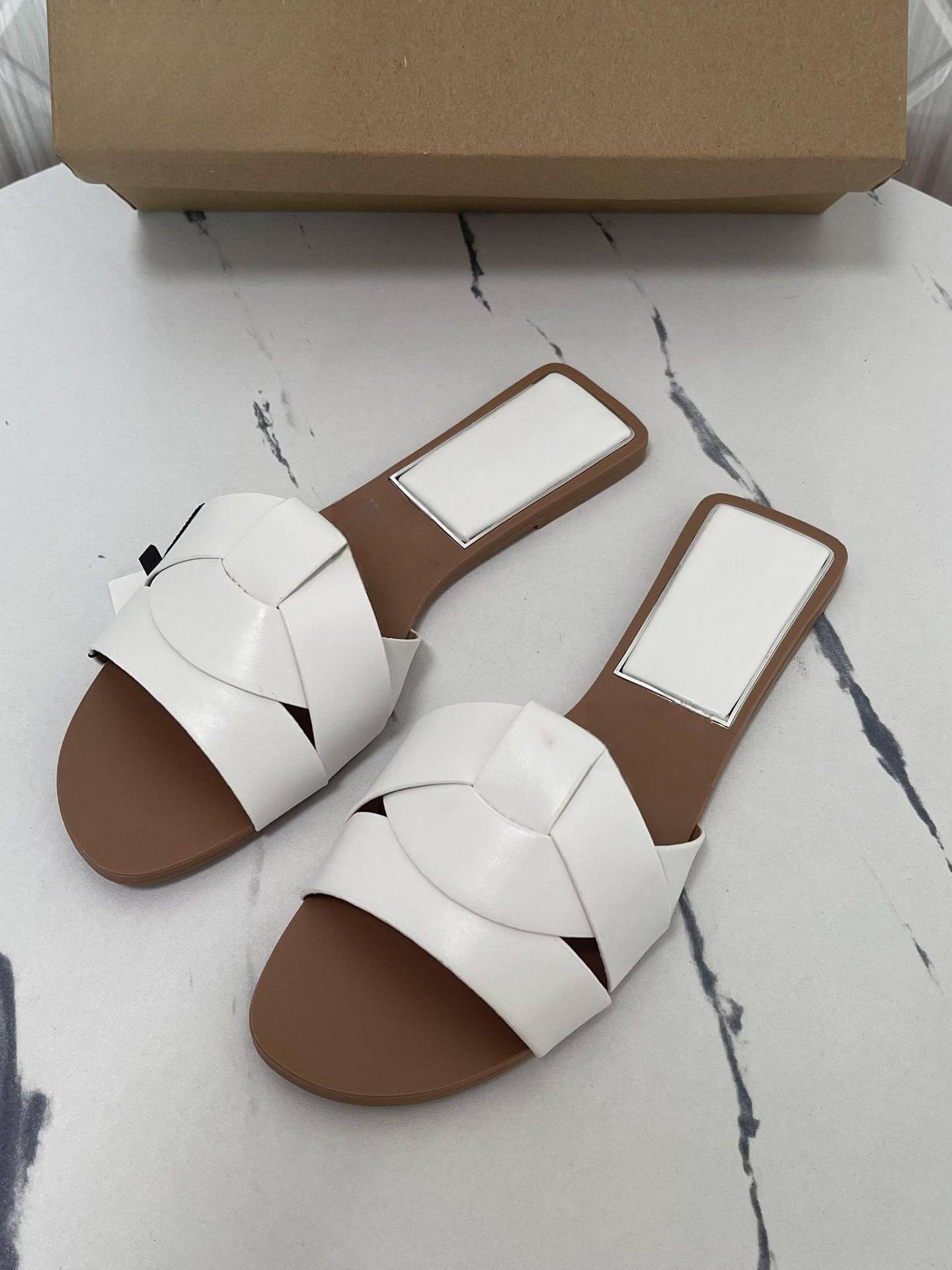 Minimalist Flat Slippers