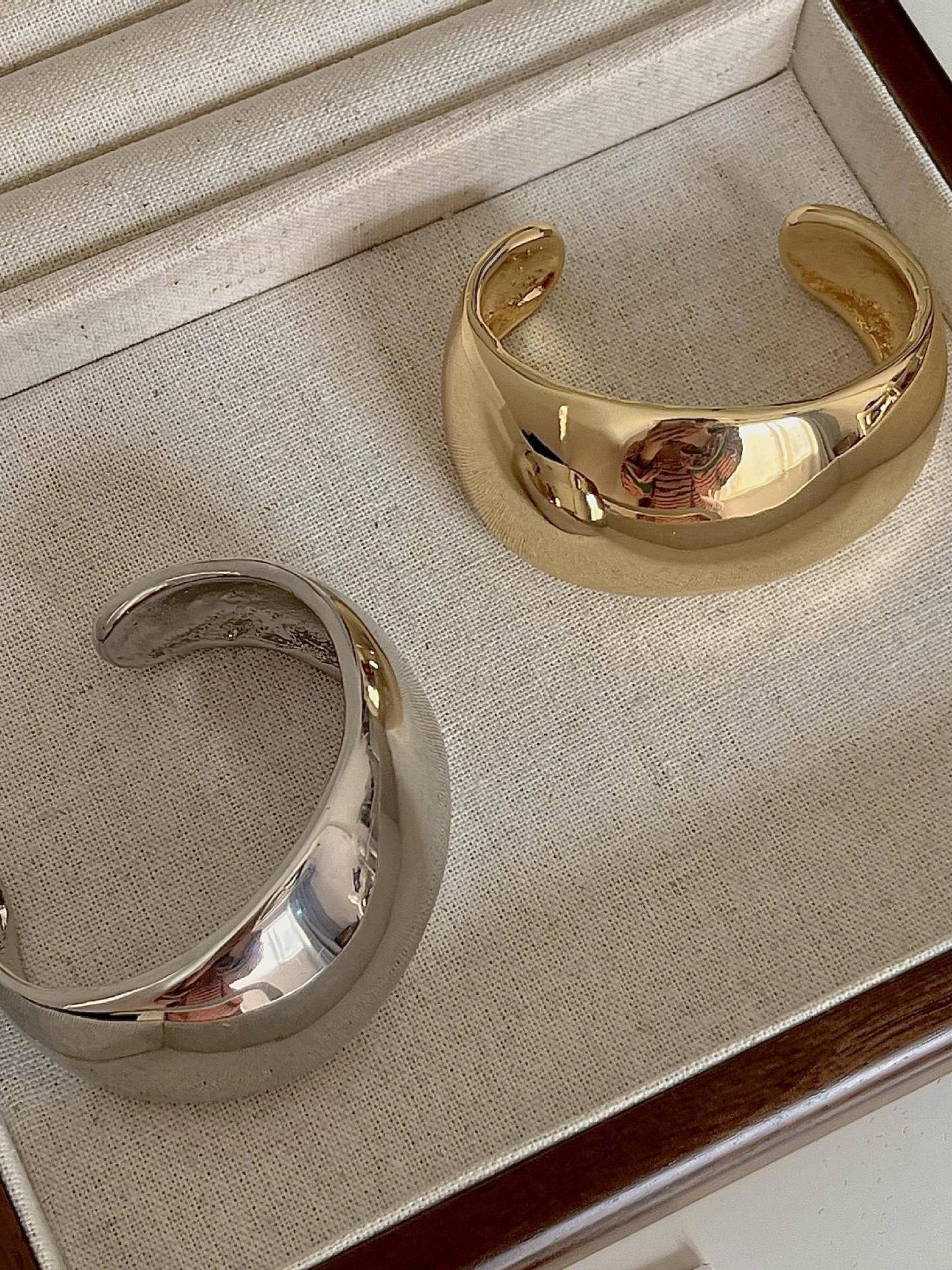 Minimalist Irregular Bracelet