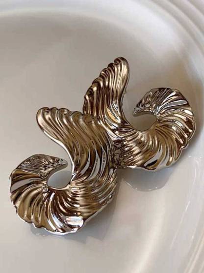 Minimalist Streamlined Embossed Earrings