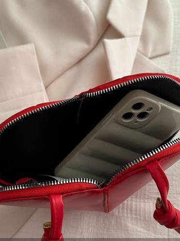 Unique Heart-shaped Shoulder Bag