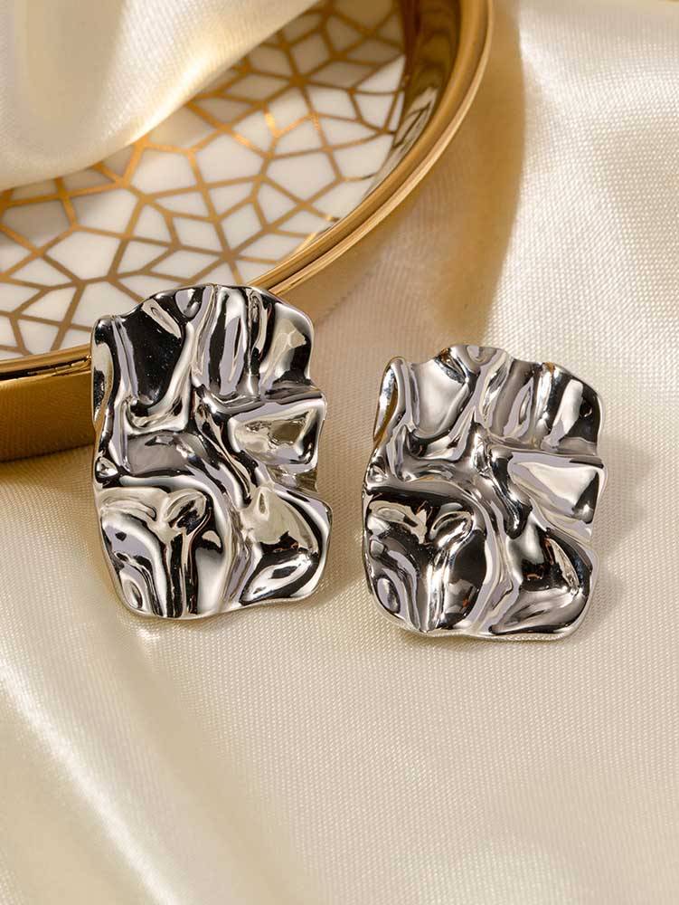 Minimalist Wavy Earrings