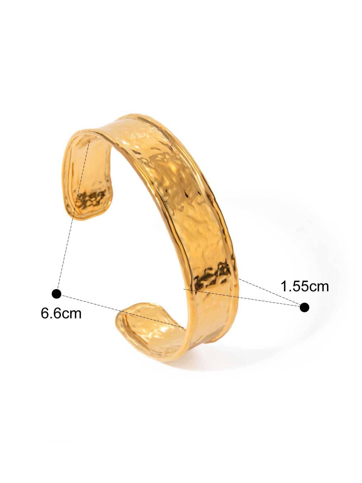 Minimalist Wavy Bracelet