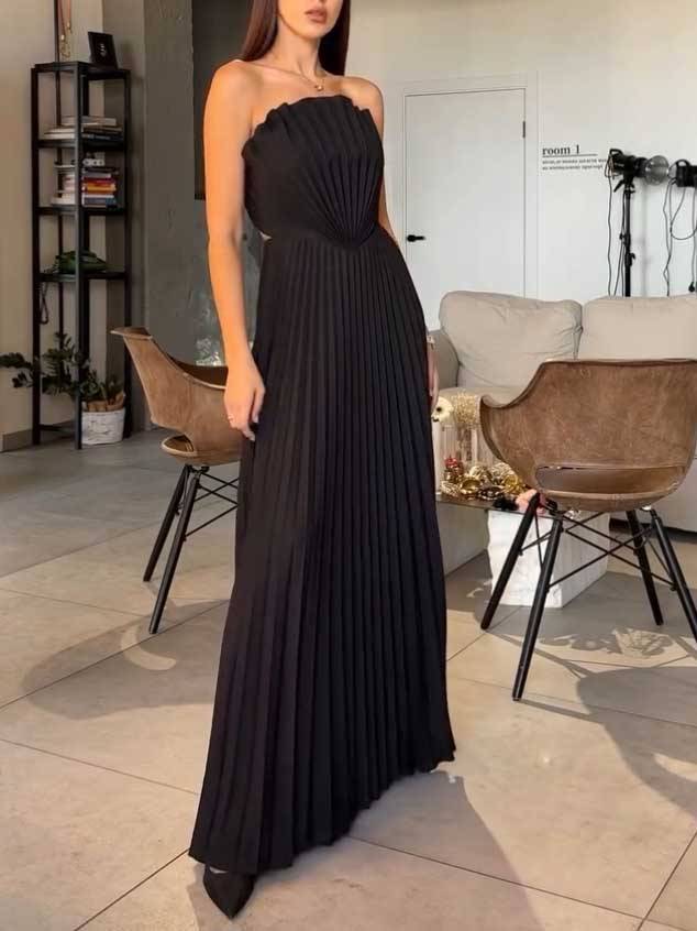Shell Element Design Pleated Maxi Dress
