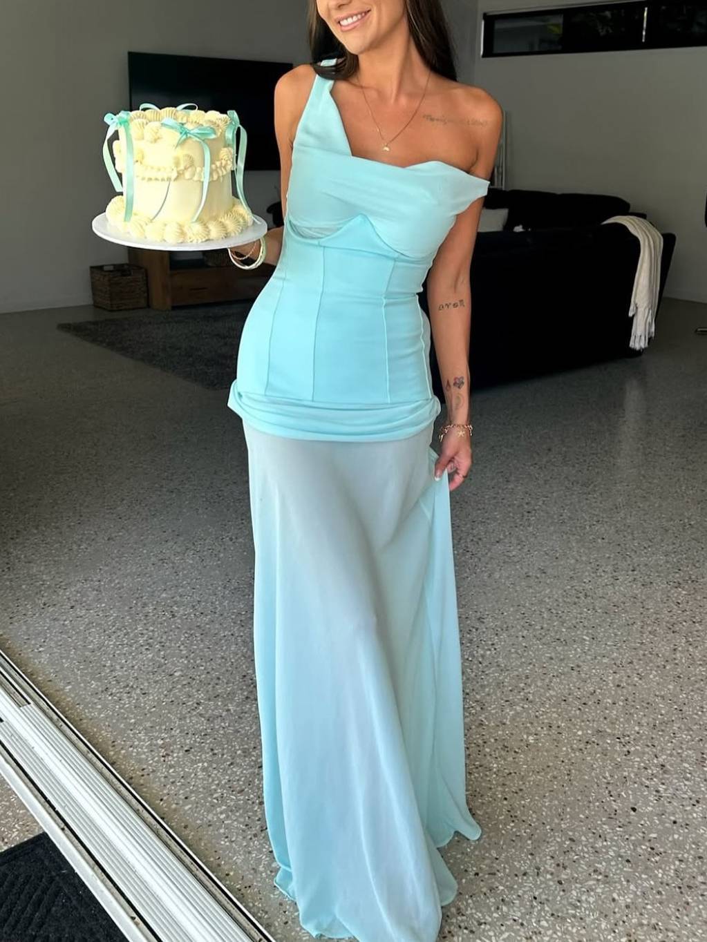 Oblique Shoulder Perspective Skirt Maxi Dress