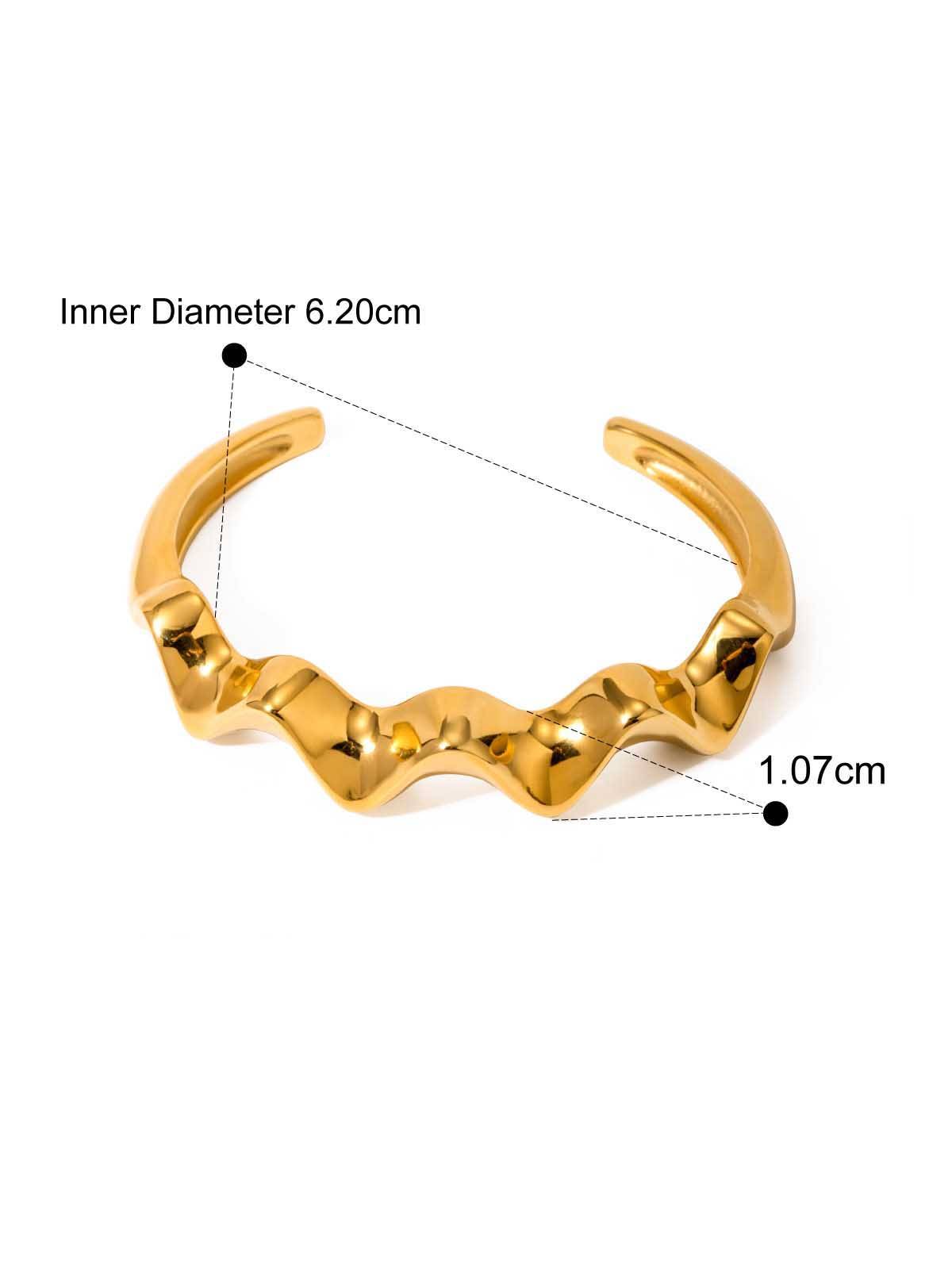 Minimalist Wavy Bracelet