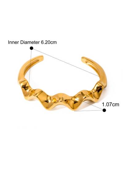 Minimalist Wavy Bracelet