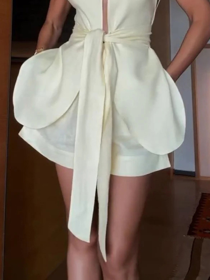 Minimalist Old Money Stand Collar Belt Vest And Shorts Set - Shorts