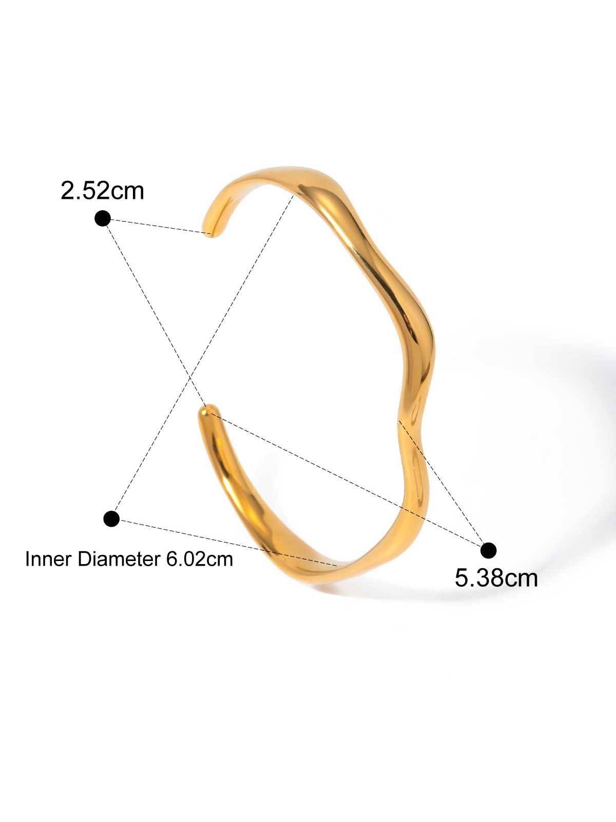 Minimalist Wavy Bracelet