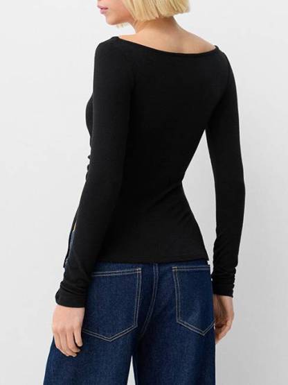Boat neck pleated slit T-shirt