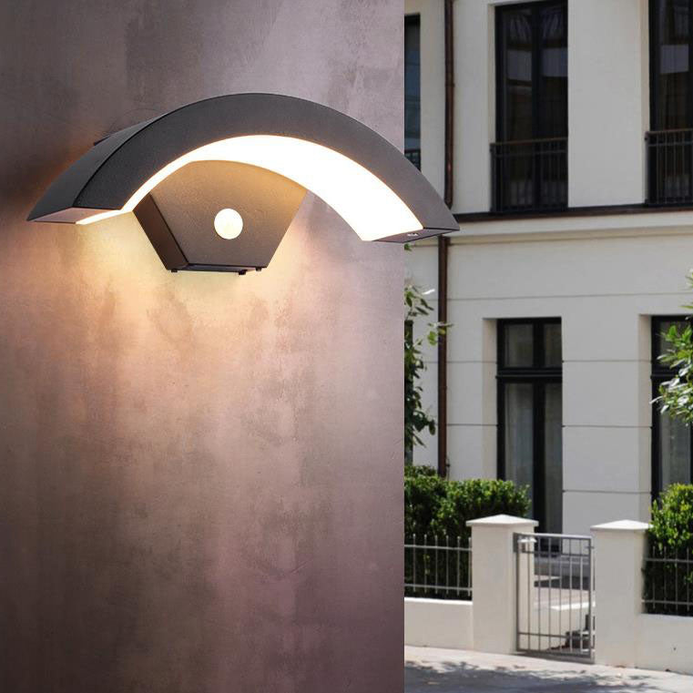 Modern Outdoor Waterproof Aluminum Acrylic Curved LED Wall Sconce Lamp