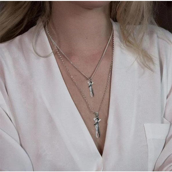 Inseparable Couple Hug Necklace, Unisex Lovers Hugging Pendant Necklace