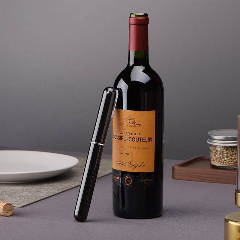 Air pressure wine corkscrew