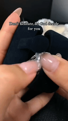 [YES or NO]The Decision Coin Necklace - Your Stylish Daily Oracle!