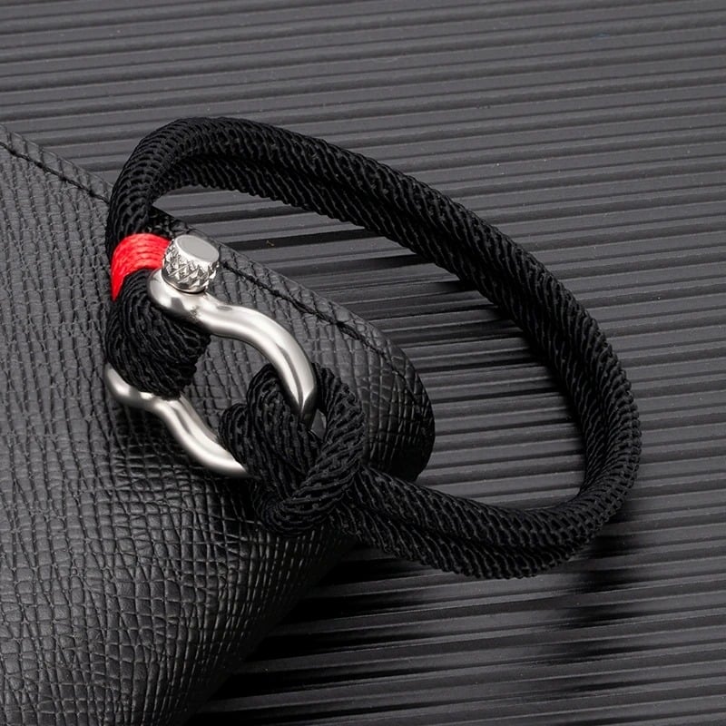Luxurious Alchor Navy Shackle Bracelet