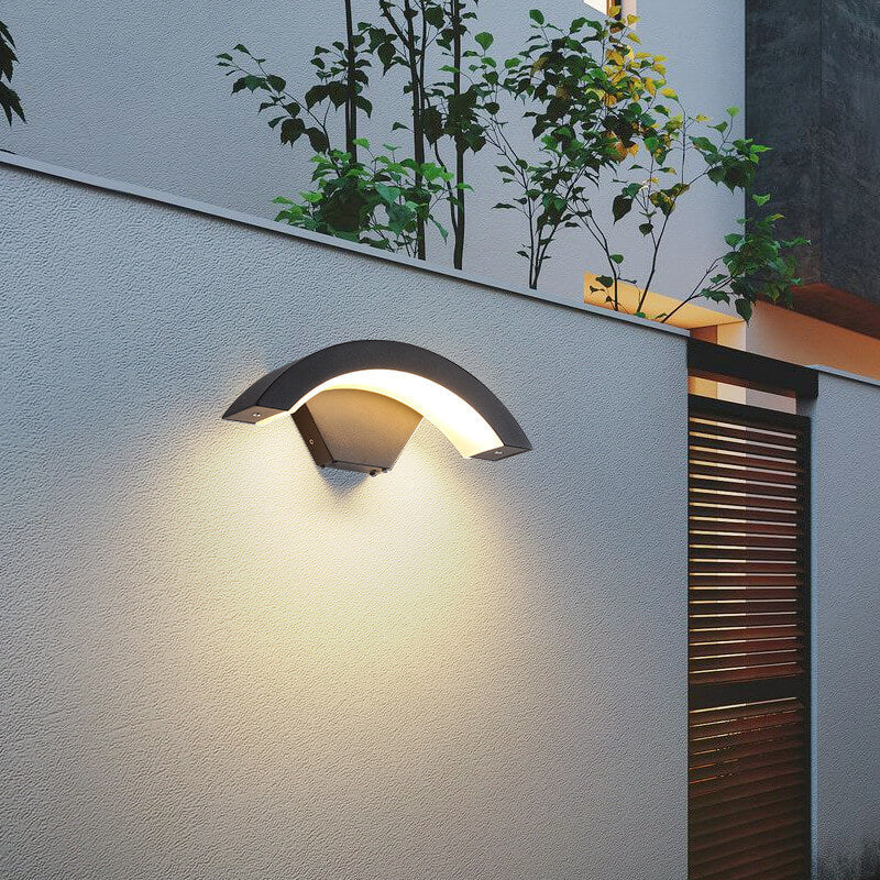 Modern Outdoor Waterproof Aluminum Acrylic Curved LED Wall Sconce Lamp