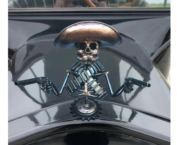 🔥49% OFF - Cowboy Skull Gunslinger Hood Ornament Sculpture