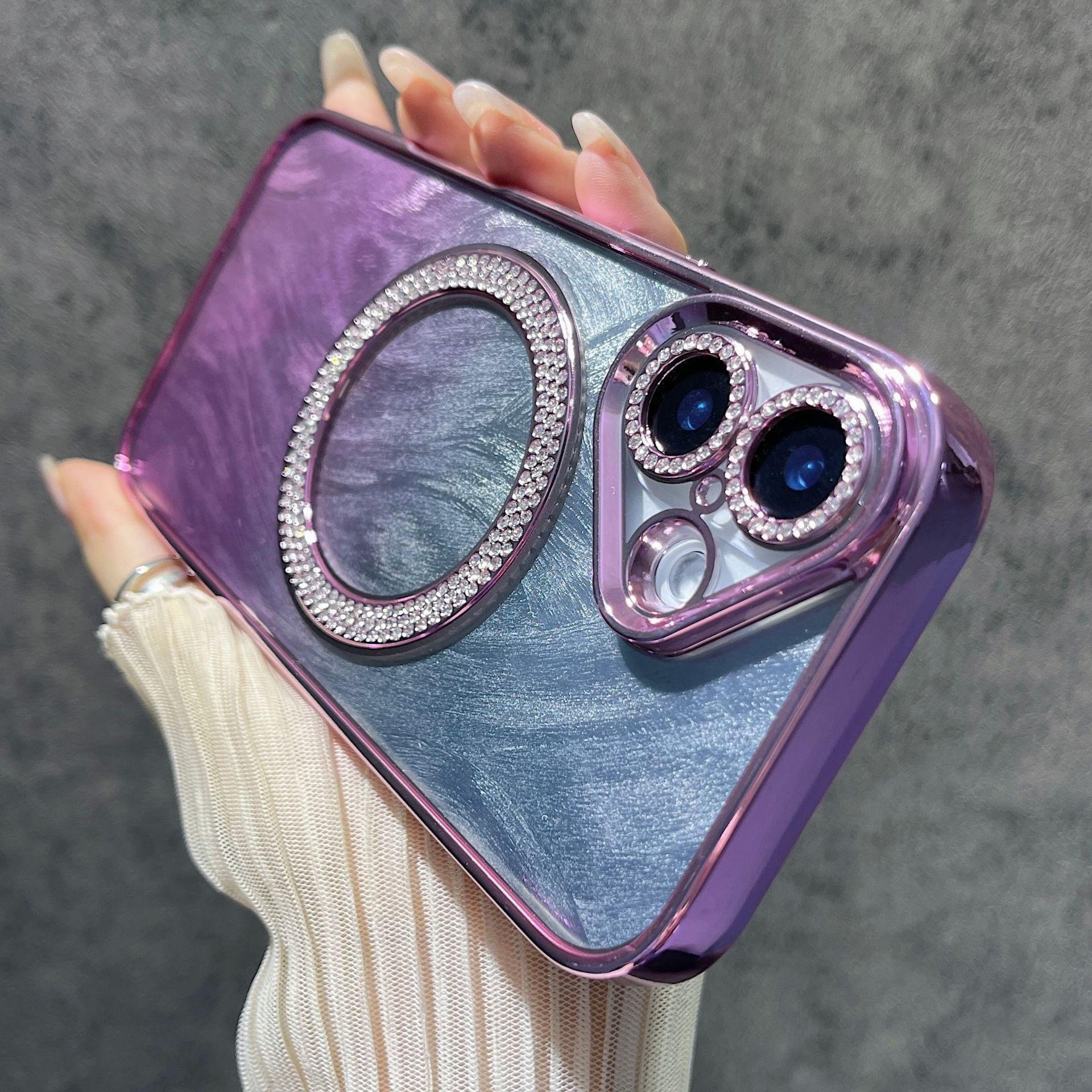 Luxury Diamond Feather Patterned Magnetic Wireless Charge Case For iPhone 16 15 14 13 12 11 Series