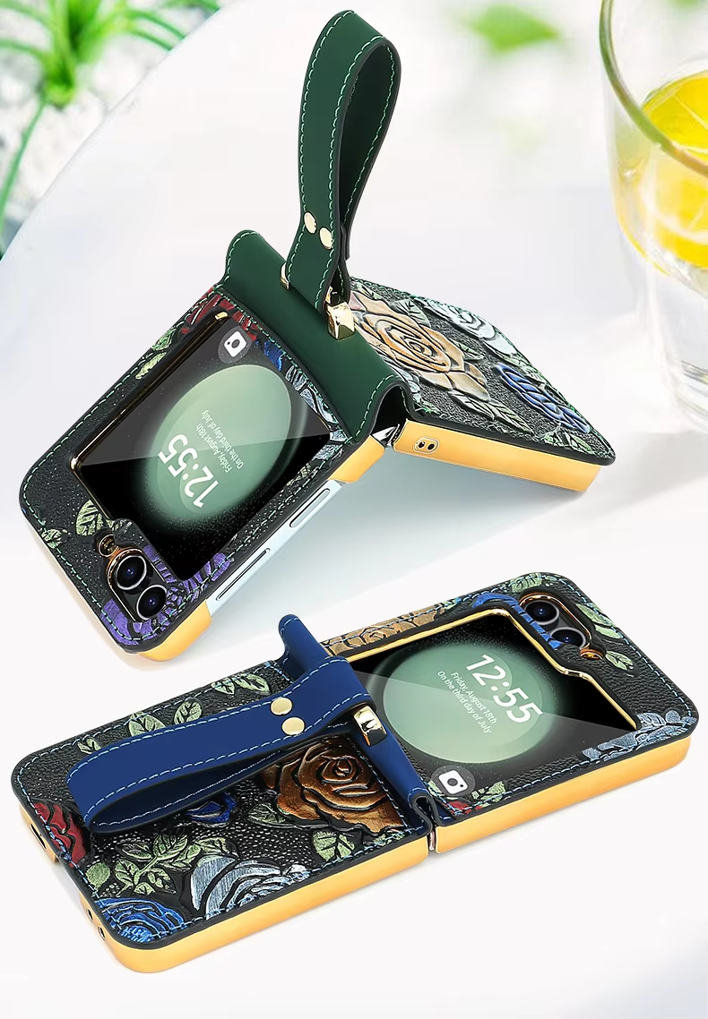 Adjustable Cross Lever Luxury Electroplated Wristband Folding Case for Samsung Galaxy Z Flip5 Flip4 Flip3 