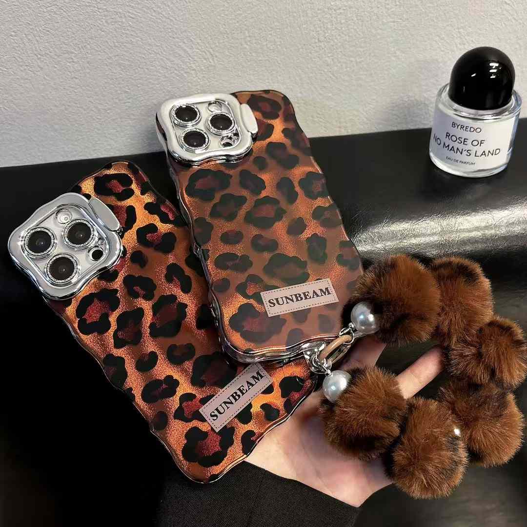 Vintage Leopard Print Wrist Chain Case for iPhone Series