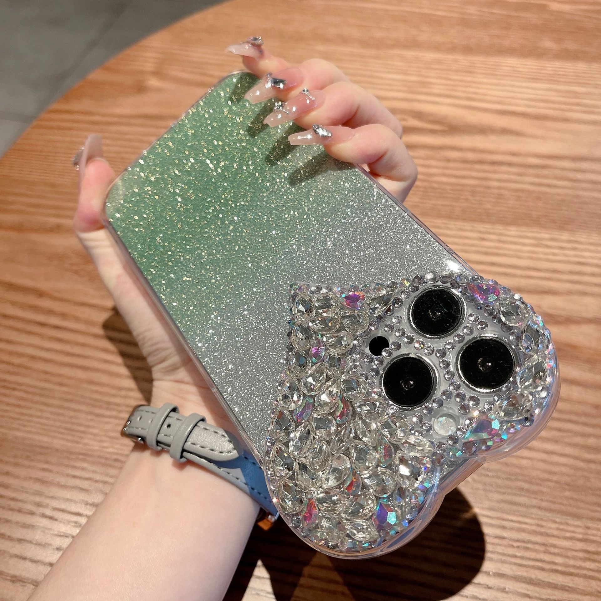 New Gradient Glitter Love Heart Rhinestone Phone Case For iPhone Series