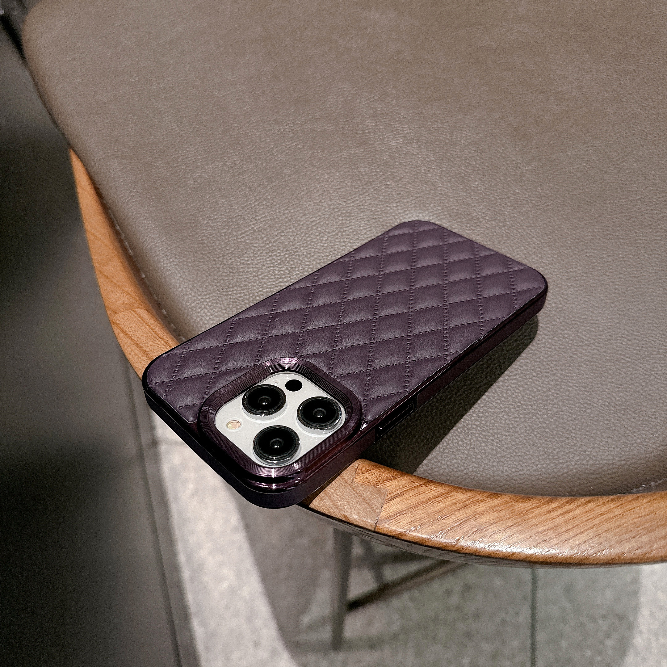 Luxury Leather 3D Diamond Shockproof Soft Metal Case for iPhone 16 15