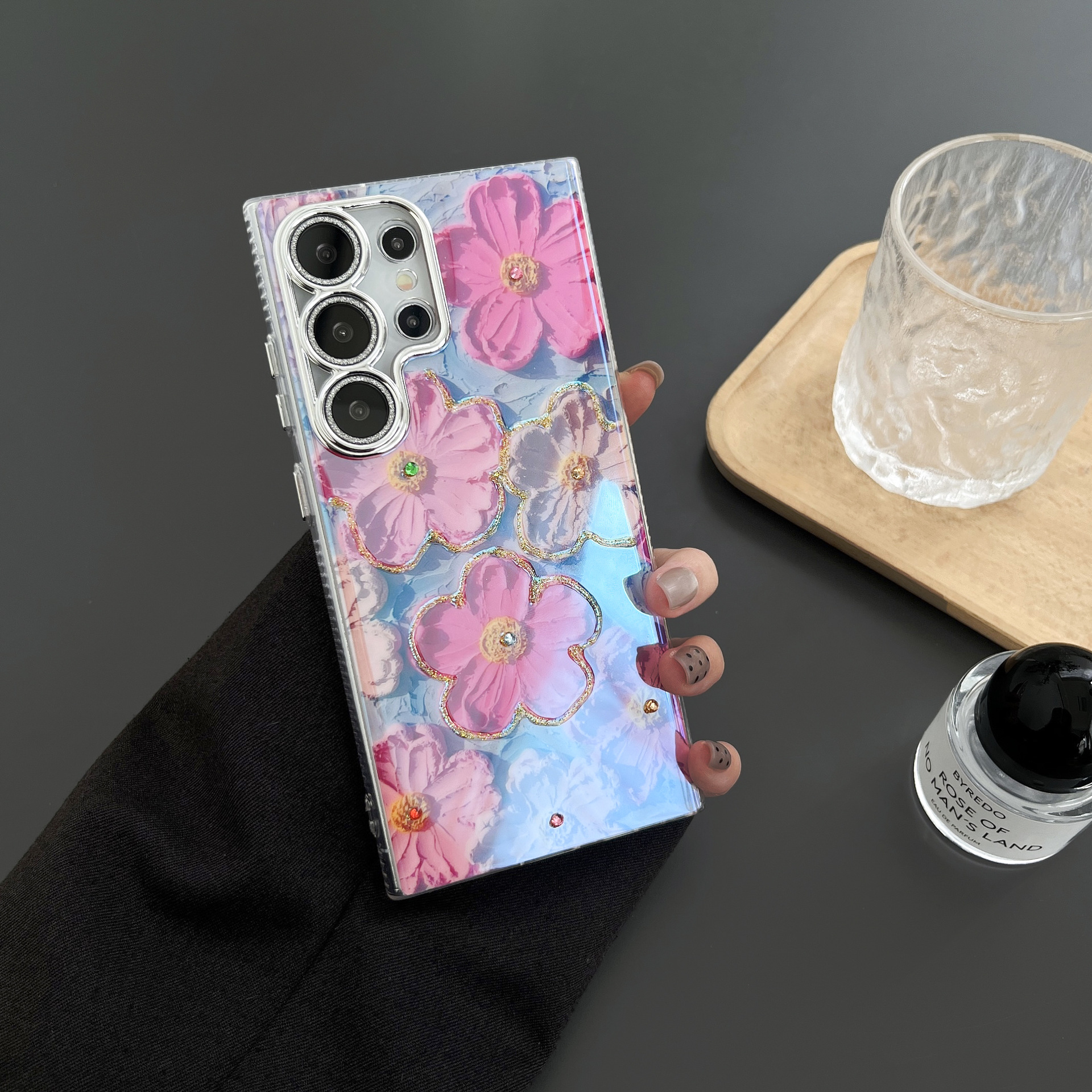 Luxury Flower Pattern Glitter Laser Colorful Phone Case With Wrist Strap For Samsung Galaxy S24 Ultra Plus