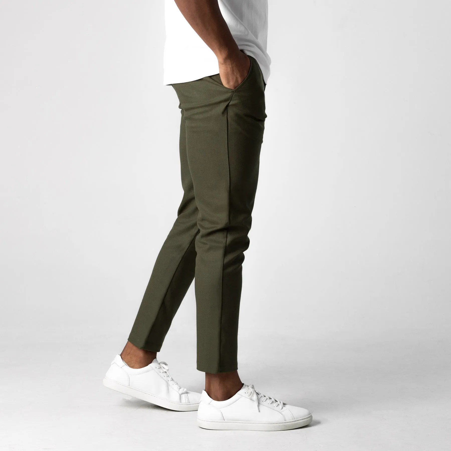 ACTIVE CHINOS - OLIVE