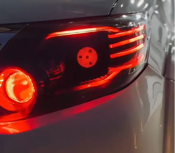 [Exclusive Creation] Dynamic LED big eye lights can be installed on the headlights