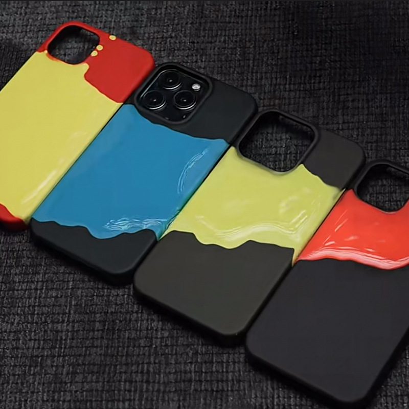 Temperature difference color changing phone case