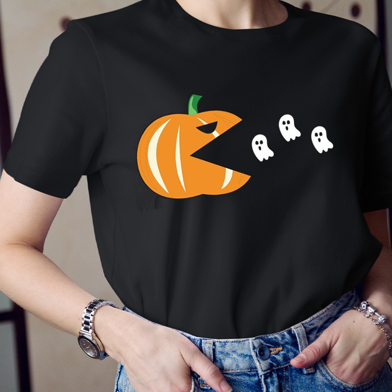 The Pumpkin Is Eating Ghosts  T-Shirt