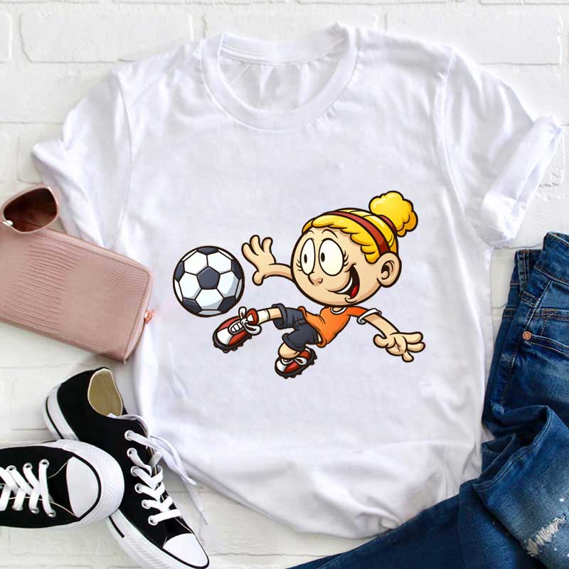 Hübsches kleines blondes Mädchen spielt Fußball Lehrer T-Shirt