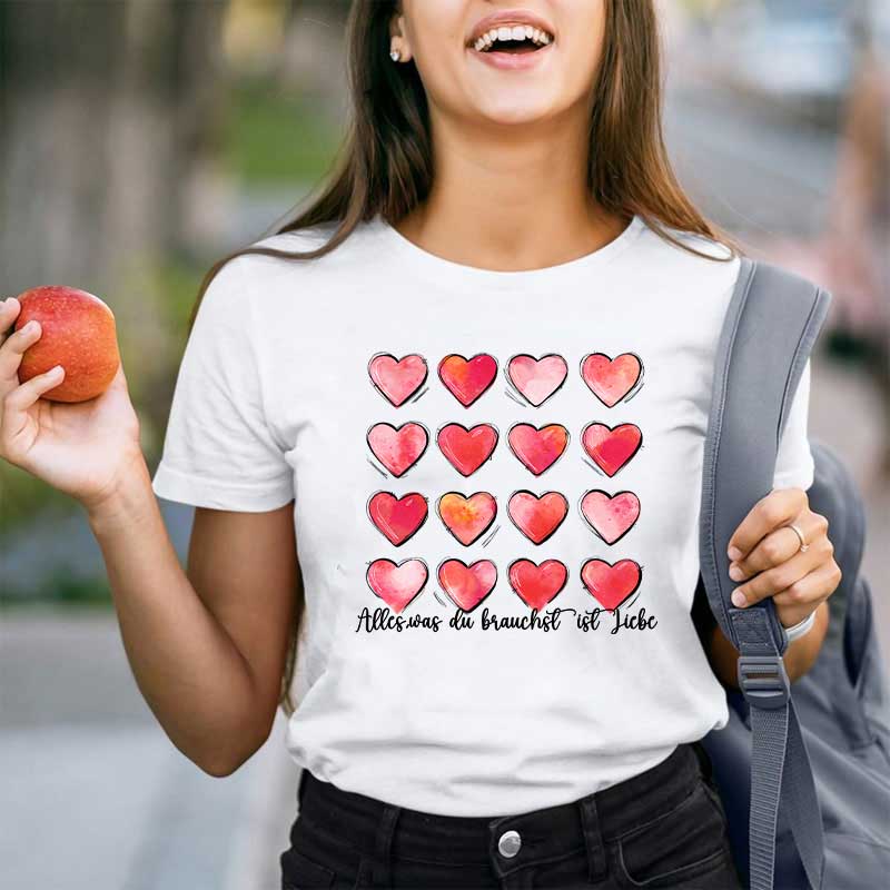 Alles Was Du Brauchst Ist Liebe Lehrer T-Shirt