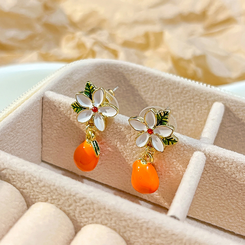 Sweet Citrus Gardenia Silver Pin Teacher Metal Earrings