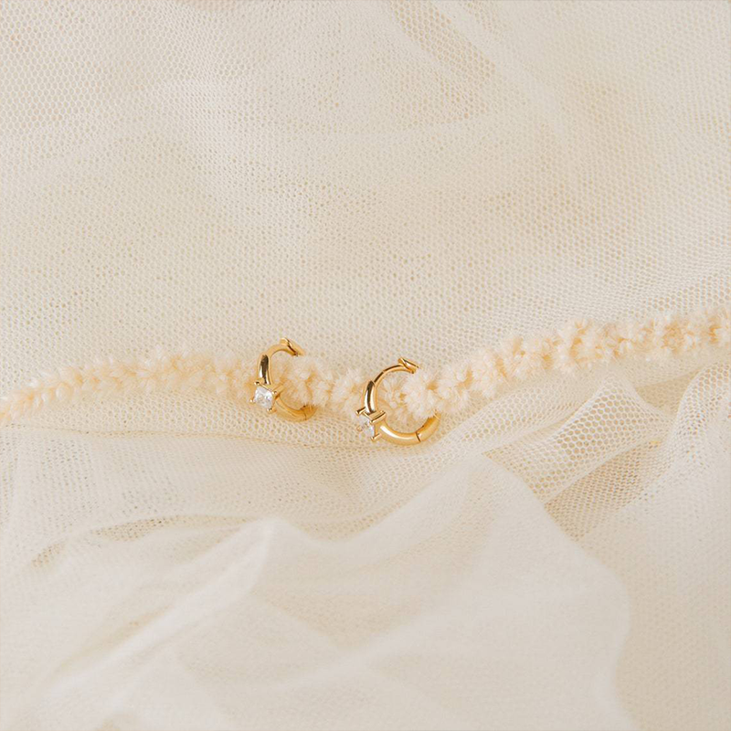 Minimalist Circles White Rhinestone Classic Teachers Metal Earrings