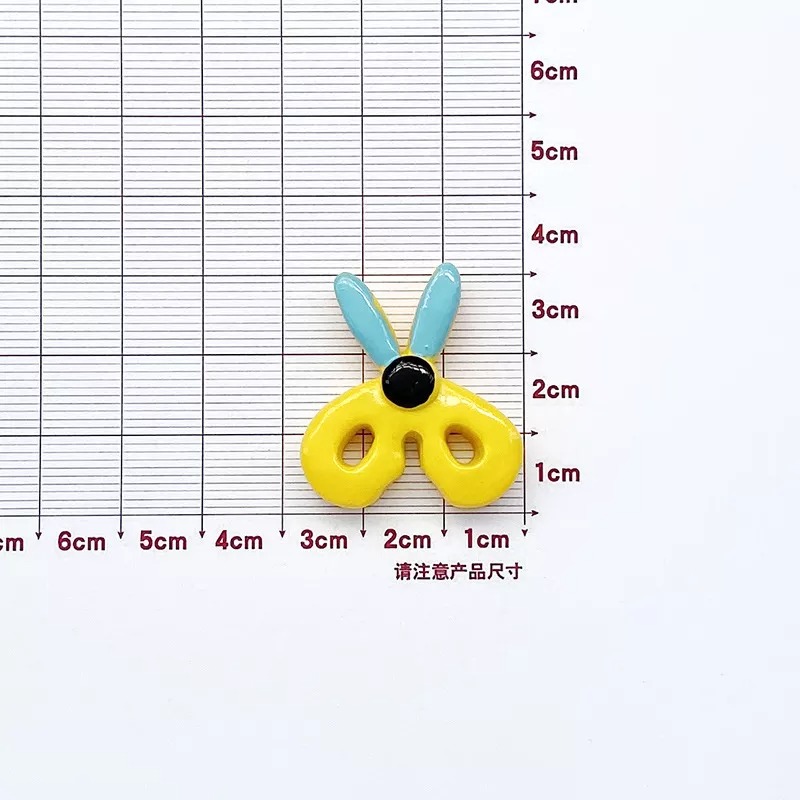 Pencil Triangle Pin Set